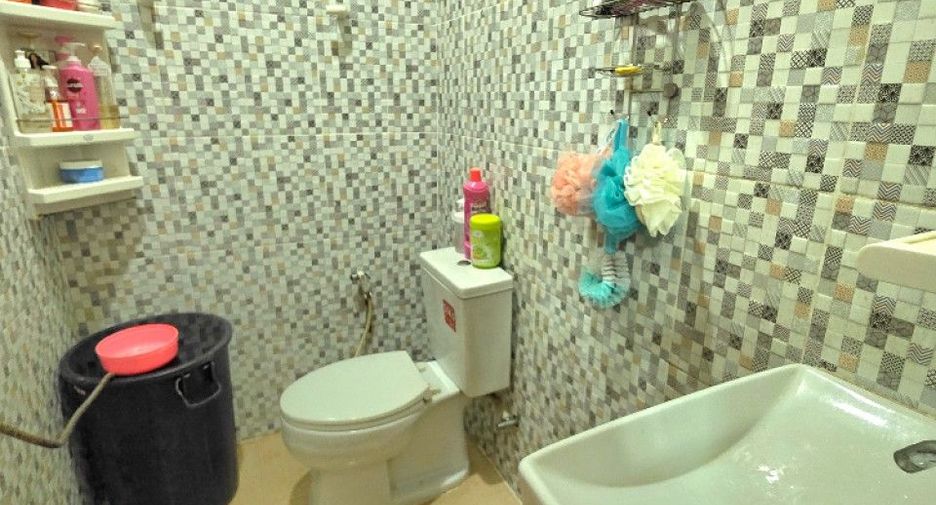 À vendre 2 chambres maison à Si Racha, Chonburi