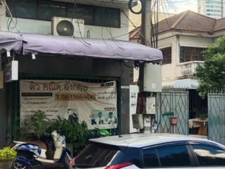 For sale 2 ベッドルーム house in Khlong Toei, Bangkok