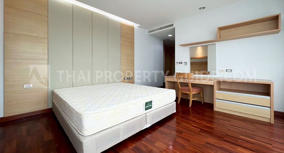 For rent 3 bedrooms apartment in Khlong Toei, Bangkok
