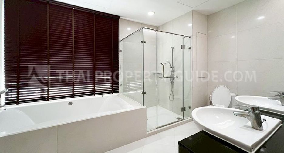 For rent 3 bedrooms apartment in Khlong Toei, Bangkok