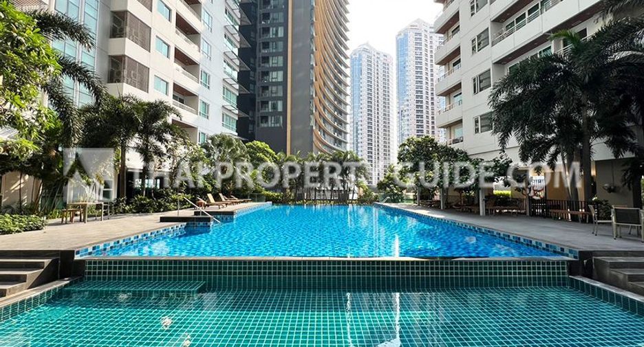 For rent 3 bedrooms apartment in Khlong Toei, Bangkok