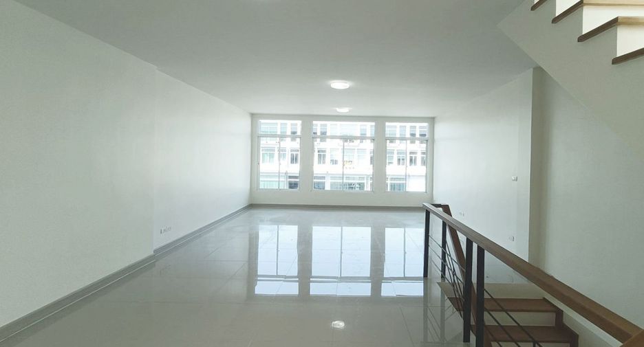 For sale retail Space in Prawet, Bangkok