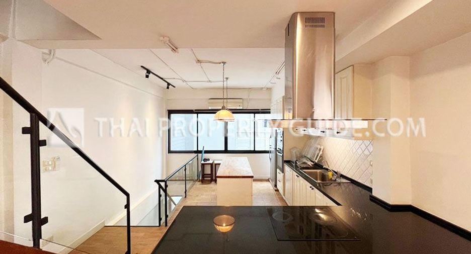 Reihenhaus zur Miete mit 3 Zimmer in Sathon, Bangkok