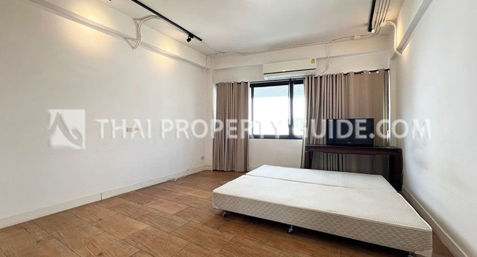 Reihenhaus zur Miete mit 3 Zimmer in Sathon, Bangkok