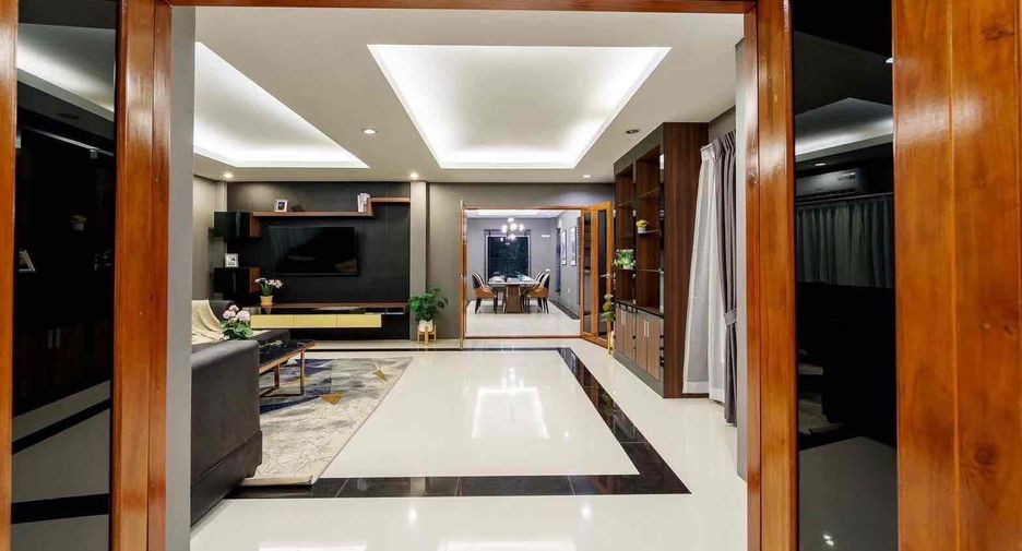 For rent 6 bedrooms house in Bang Lamung, Chonburi