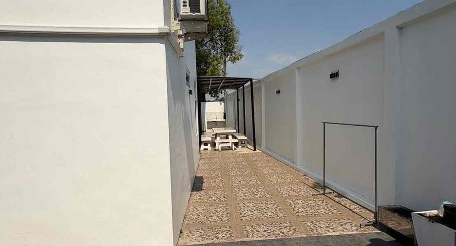 À louer 4 chambres villa à Bang Lamung, Chonburi