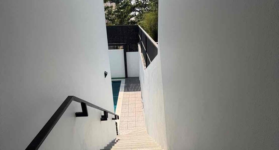 À louer 4 chambres villa à Bang Lamung, Chonburi