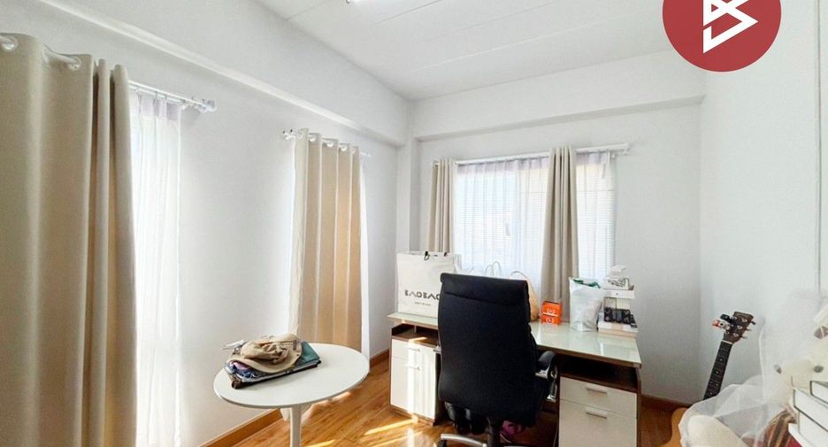 For sale 8 bedrooms retail Space in Mueang Chon Buri, Chonburi