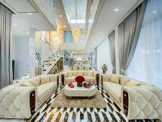 Villa en alquiler y en venta de 7 habitaciones en Bang Lamung, Chonburi