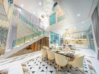 Villa en alquiler y en venta de 7 habitaciones en Bang Lamung, Chonburi