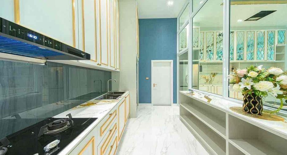Villa en alquiler y en venta de 7 habitaciones en Bang Lamung, Chonburi
