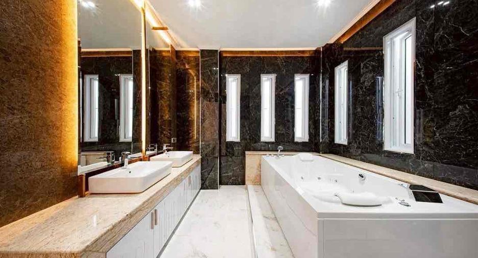 Villa en alquiler y en venta de 7 habitaciones en Bang Lamung, Chonburi