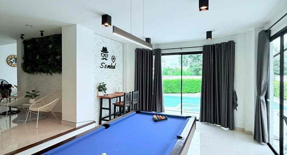 For rent 4 bedrooms villa in Bang Lamung, Chonburi