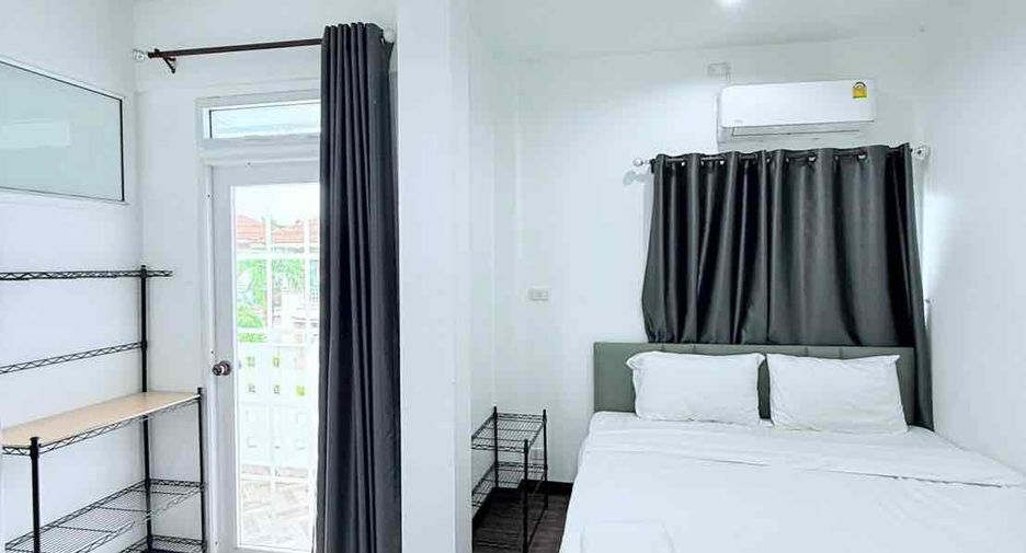 For rent 4 bedrooms villa in Bang Lamung, Chonburi