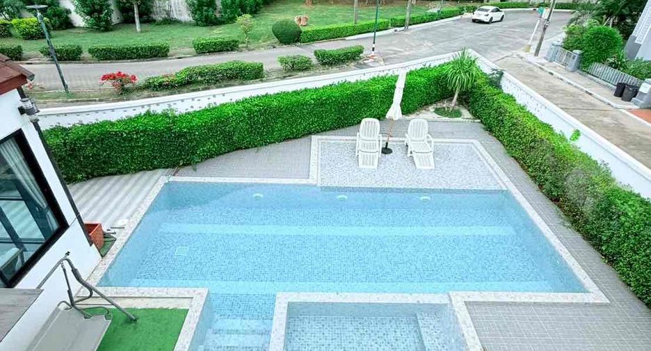 For rent 4 bedrooms villa in Bang Lamung, Chonburi