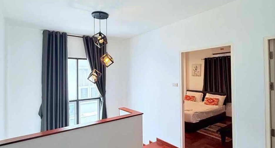 For rent 4 bedrooms villa in Bang Lamung, Chonburi