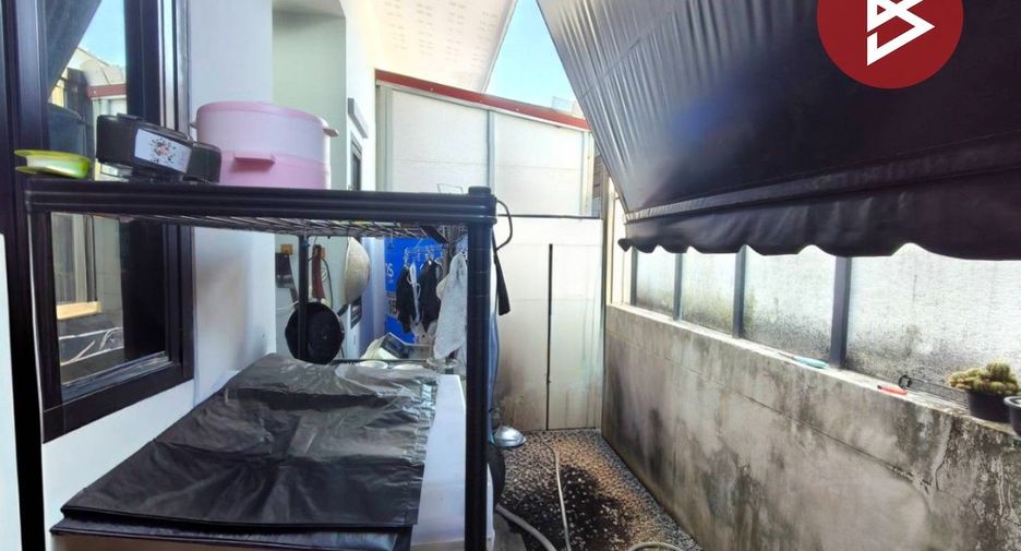 Reihenhaus zum Kauf mit 2 Zimmer in Phan Thong, Chonburi