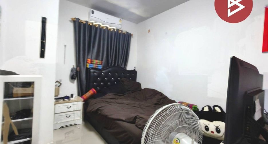 Reihenhaus zum Kauf mit 2 Zimmer in Phan Thong, Chonburi