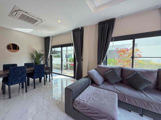 Villa en alquiler de 4 habitaciones en Bang Lamung, Chonburi