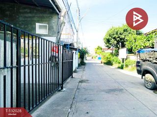 For sale 2 bedrooms townhouse in Mueang Samut Sakhon, Samut Sakhon