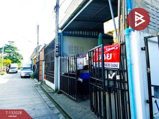 For sale 2 bedrooms townhouse in Mueang Samut Sakhon, Samut Sakhon