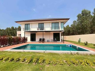 Villa zur Miete mit 5 Zimmer in Bang Lamung, Chonburi