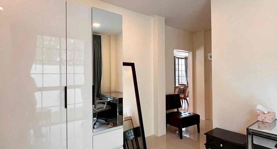For rent 5 bedrooms villa in Bang Lamung, Chonburi