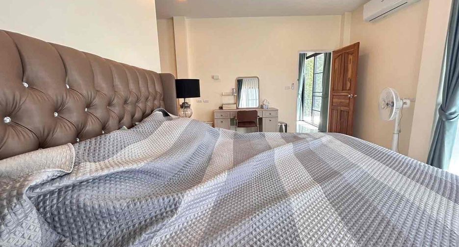 For rent 5 bedrooms villa in Bang Lamung, Chonburi