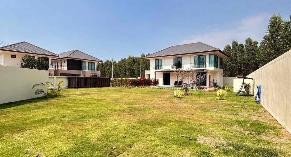 For rent 5 bedrooms villa in Bang Lamung, Chonburi
