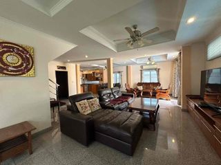 Villa zur Miete mit 5 Zimmer in Bang Lamung, Chonburi