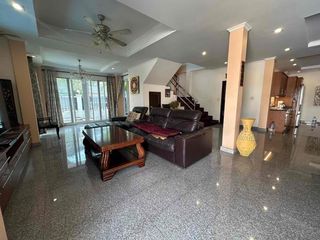 Villa zur Miete mit 5 Zimmer in Bang Lamung, Chonburi