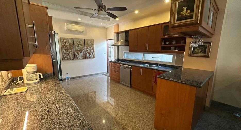 Villa zur Miete mit 5 Zimmer in Bang Lamung, Chonburi