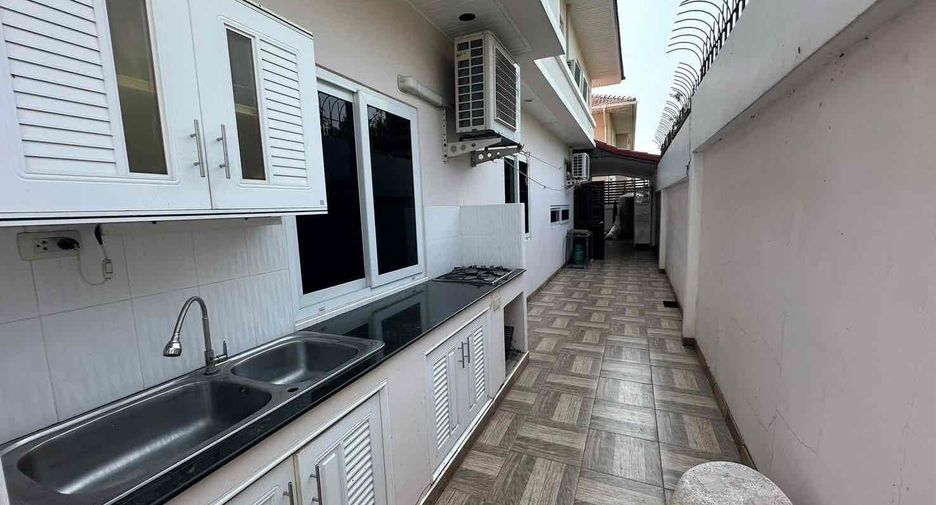 Villa zur Miete mit 5 Zimmer in Bang Lamung, Chonburi