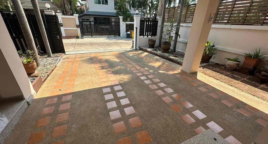 Villa zur Miete mit 5 Zimmer in Bang Lamung, Chonburi