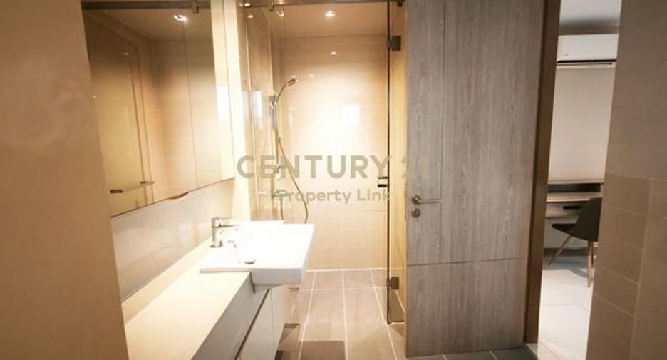 For rent 4 ベッドルーム house in Huai Khwang, Bangkok