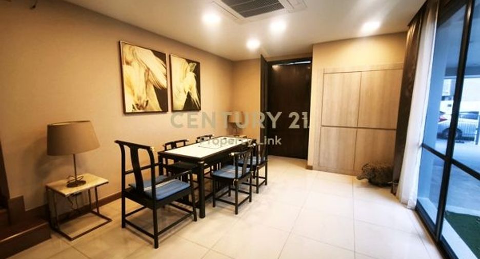For rent 4 ベッドルーム house in Huai Khwang, Bangkok