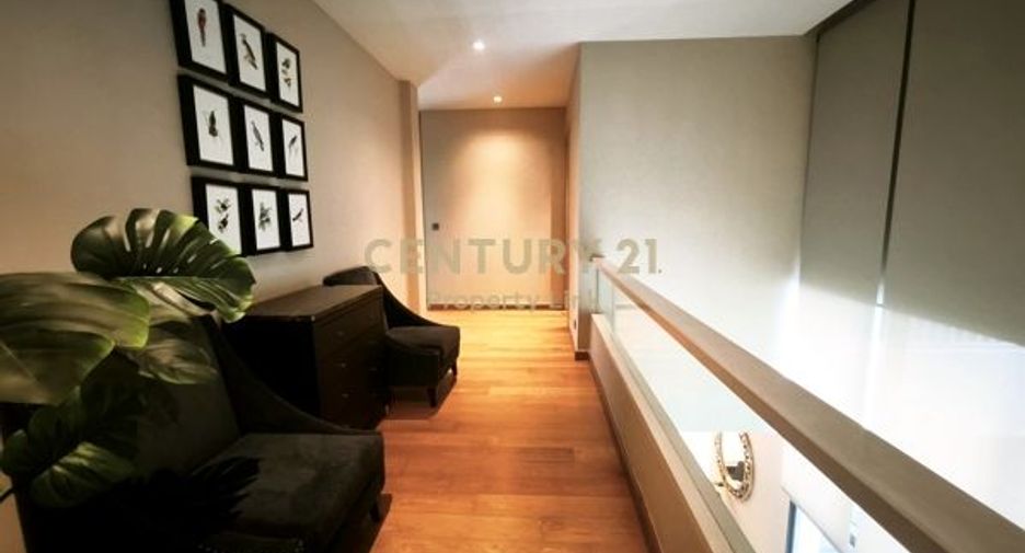 For rent 4 ベッドルーム house in Huai Khwang, Bangkok