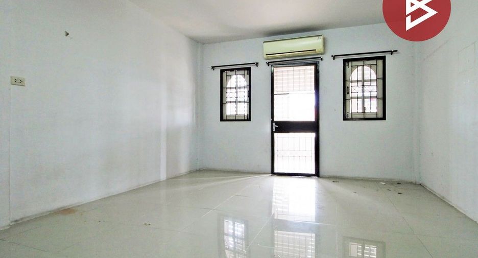 For sale 2 bedrooms townhouse in Krathum Baen, Samut Sakhon