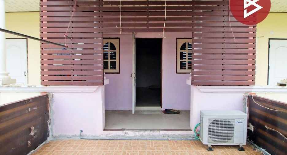 For sale 2 bedrooms townhouse in Krathum Baen, Samut Sakhon