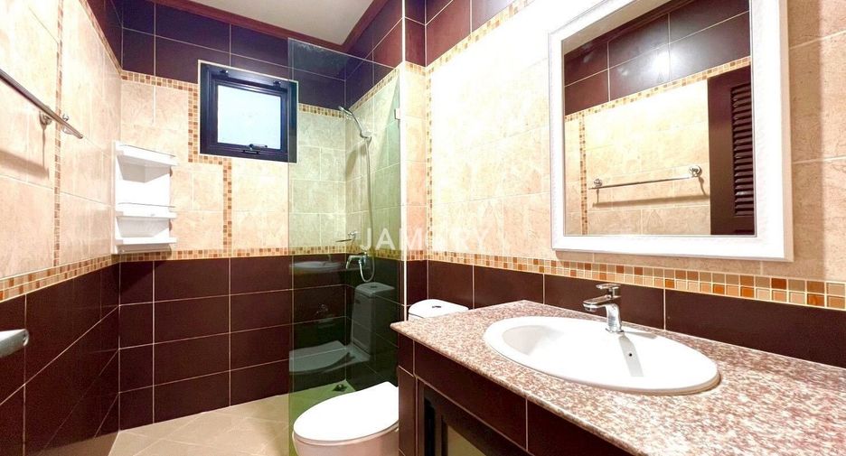 For rent and for sale 4 bedrooms house in East Pattaya, Pattaya