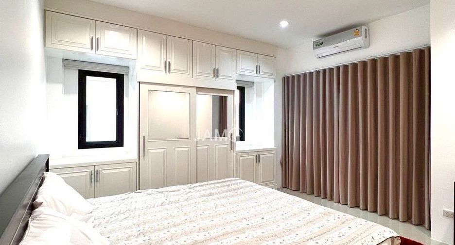 For rent and for sale 4 bedrooms house in East Pattaya, Pattaya