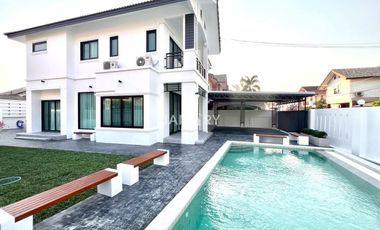 Casa en alquiler y en venta de 4 habitaciones en Bang Lamung, Chonburi