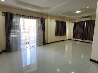 Продажа 3 спальни дом в Plaeng Yao, Чаченгсау