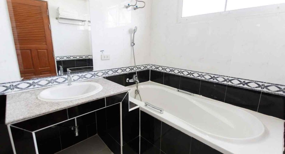 For rent 6 bedrooms villa in Bang Lamung, Chonburi