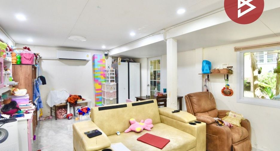 For sale 4 bedrooms house in Phra Pradaeng, Samut Prakan