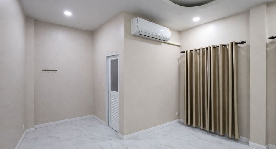 For sale 2 bedrooms house in Bang Nam Priao, Chachoengsao