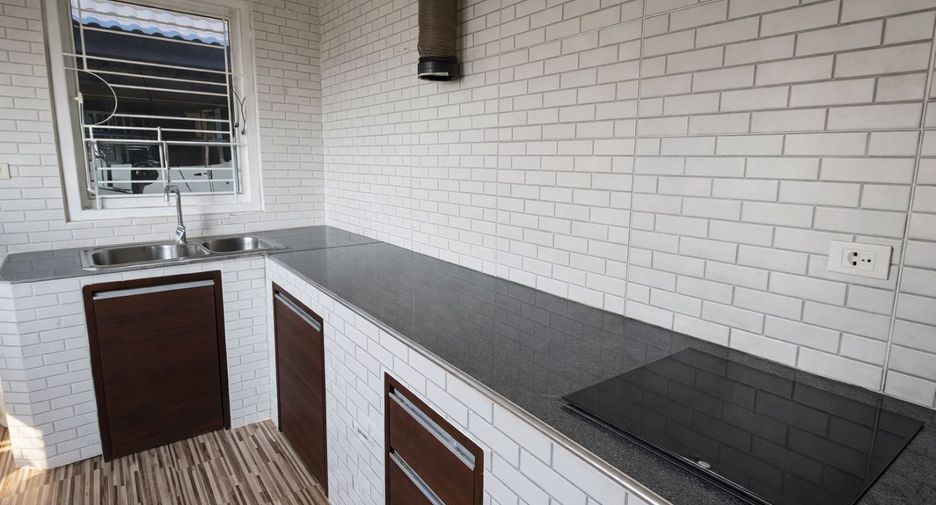 For sale 2 bedrooms house in Bang Nam Priao, Chachoengsao