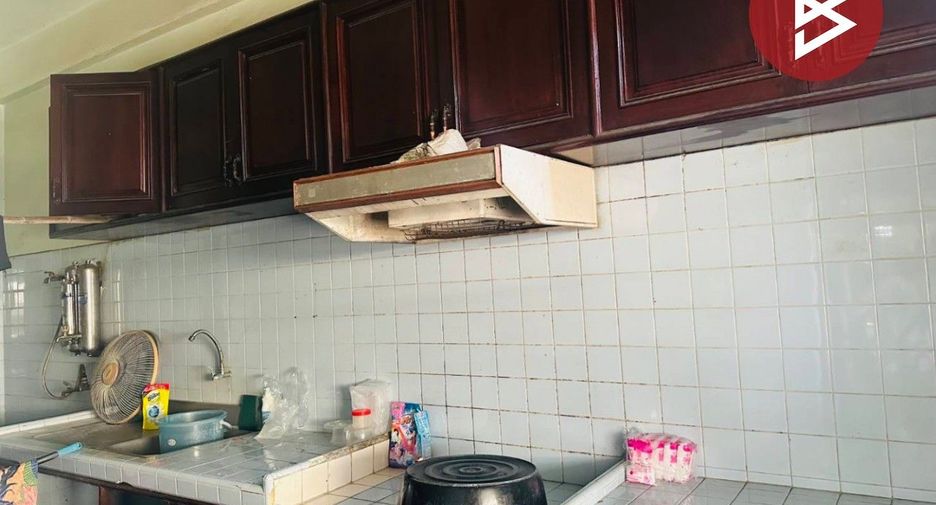 For sale 6 bedrooms townhouse in Bangkok Noi, Bangkok