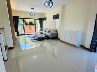 Haus zur Miete mit 3 Zimmer in Bang Lamung, Chonburi