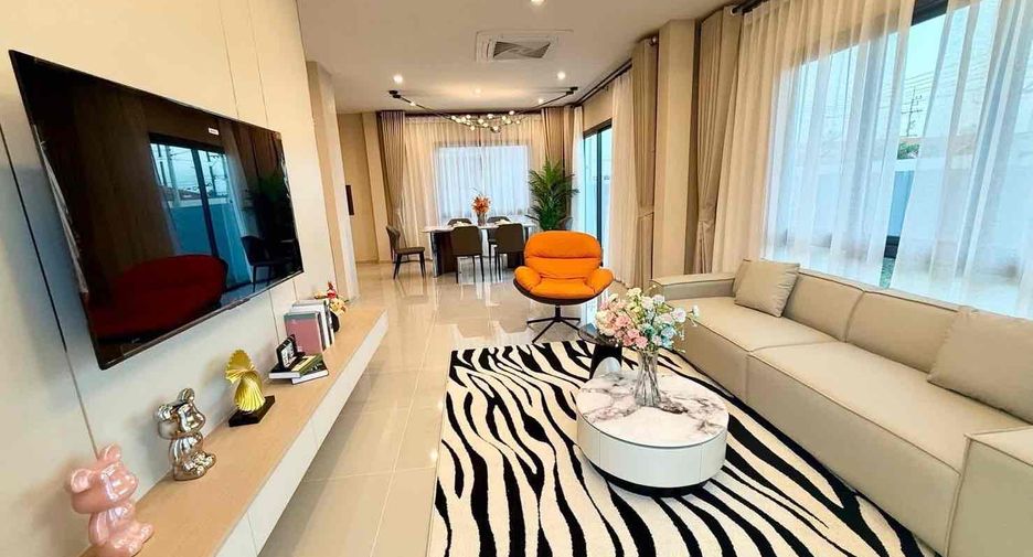 Casa en alquiler de 4 habitaciones en Bang Lamung, Chonburi